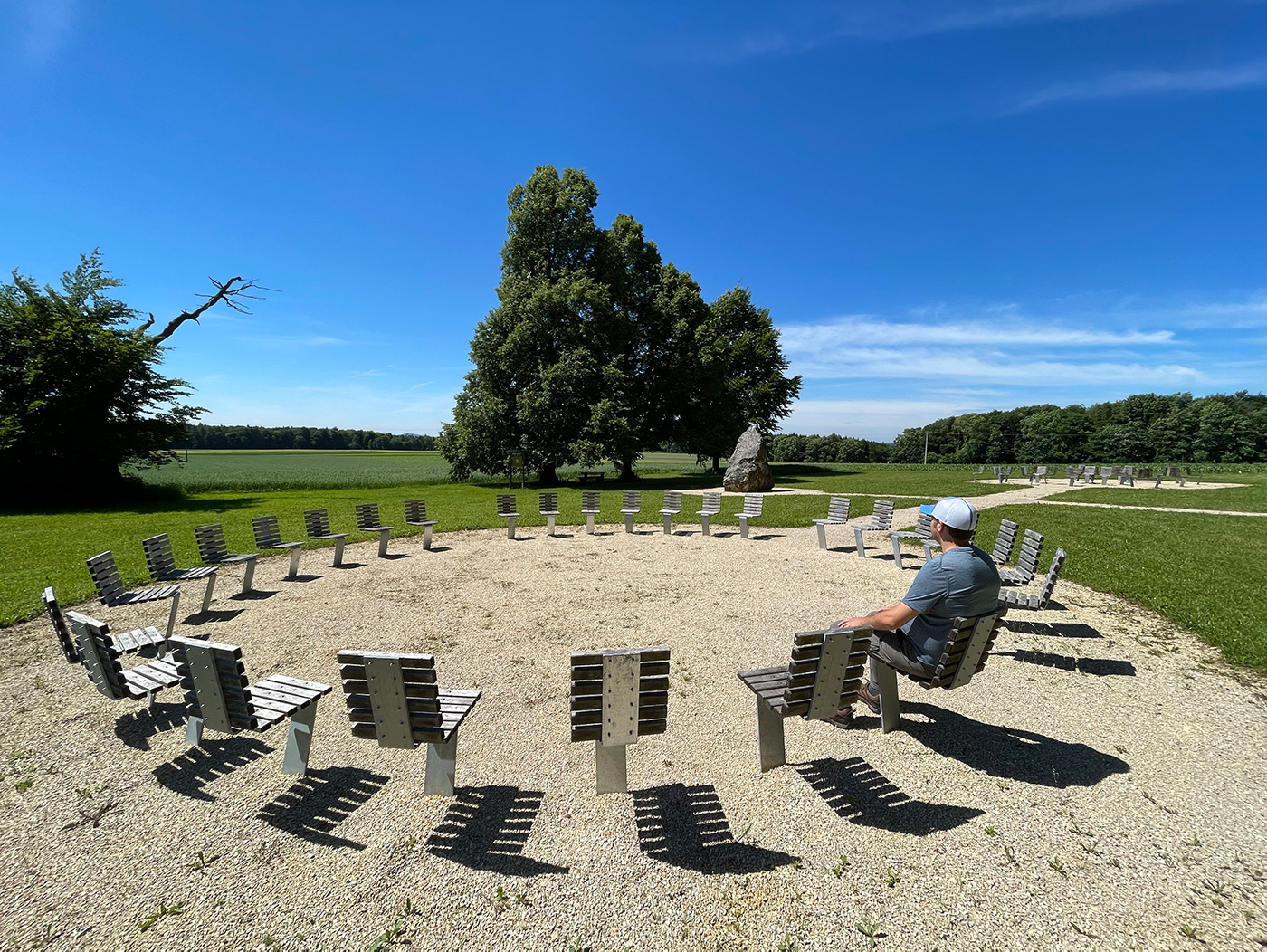 Kunstinstallation am Landgerichtsstein bei Ehingen-Mundingen